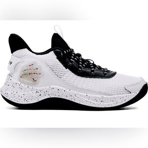 Under Armour Curry 3Z7 Basketball Shoes. M9 / W10.5. EUC – Worn Only Twice!